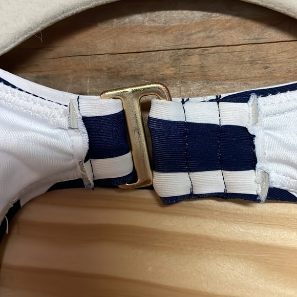 Lands’ End size large one piece navy and white striped razor back swimsuit - Picture 3 of 7